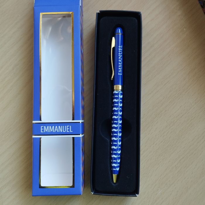 Pin's pour collectionneur Mc Donald's année 2020 Neuf dans l'emballage d'origine.