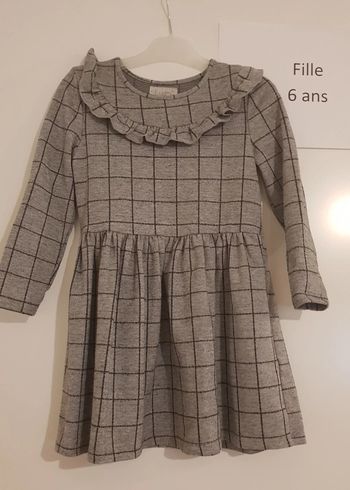Robe C&A 6/7 ans