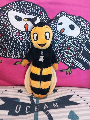 Peluche abeille les petites Marie 25cm