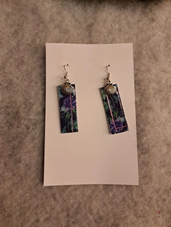 Boucles d'oreilles pendante résine violet vert - photo numéro 6