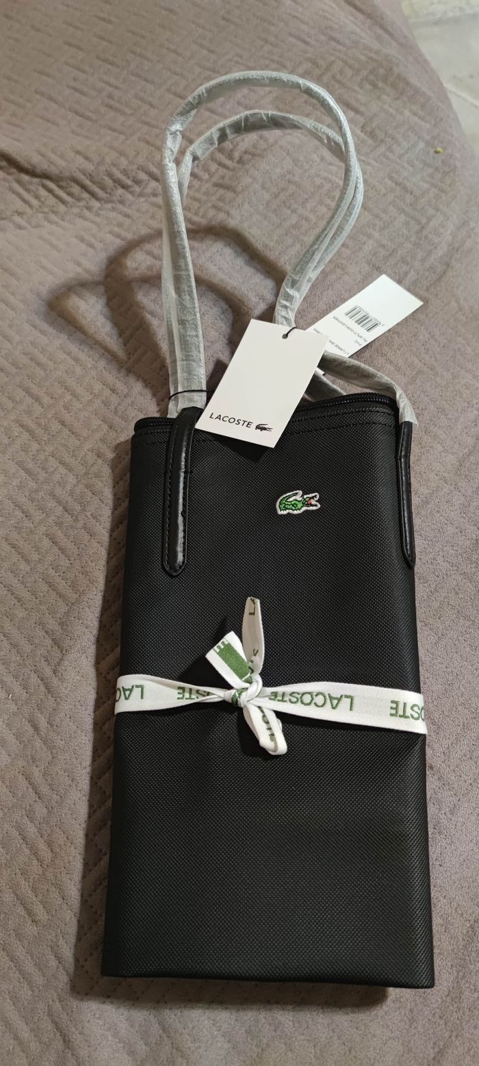Sac à bandoulière Lacoste taille L femme - photo numéro 2