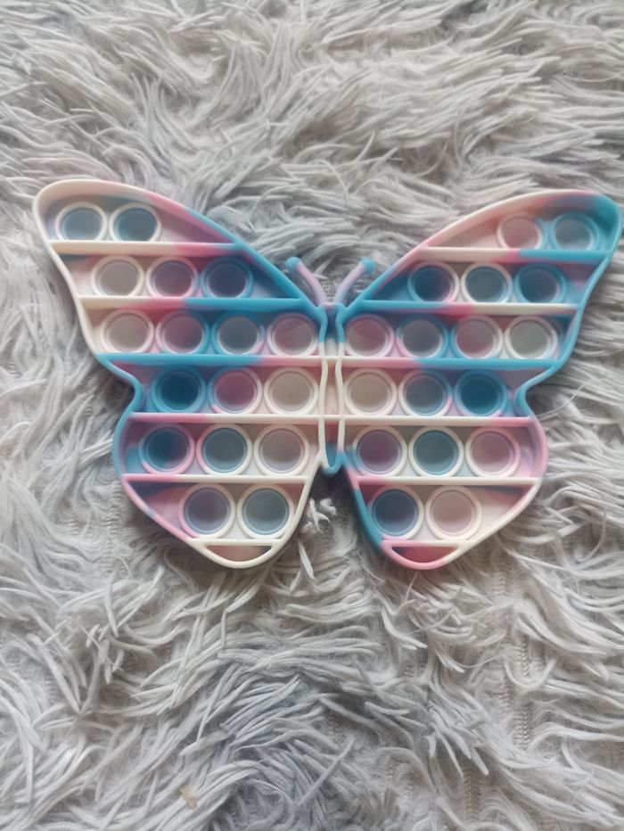 Pop it papillon très bon état - photo numéro 2