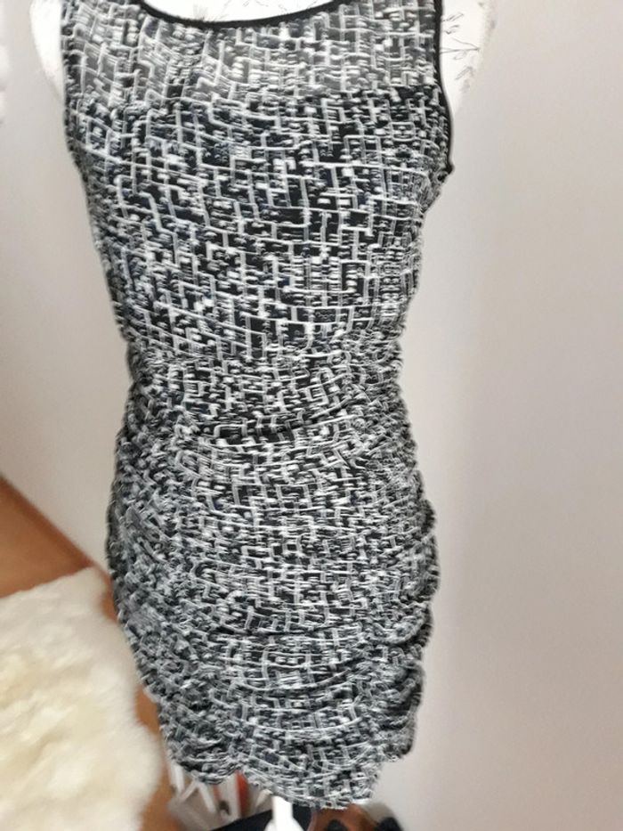 🥀 Magnifique robe neuve taille 36 - photo numéro 2