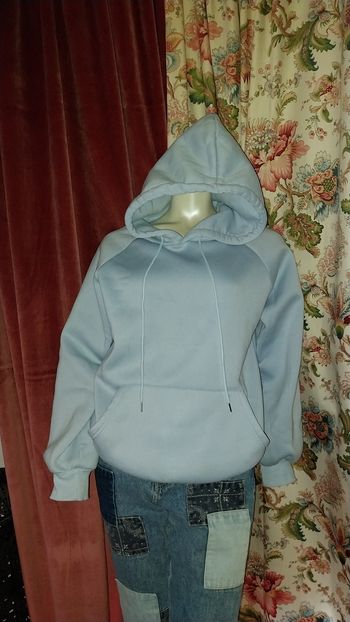 Sweat a capuche bleu ciel taille S