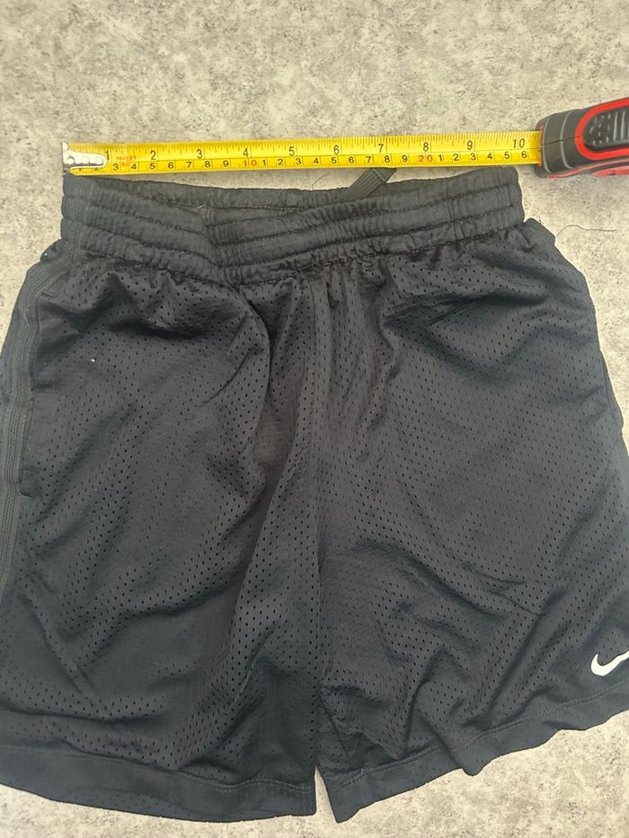 Short Nike noir enfant taille 10-12 ans / M enfant - photo numéro 5