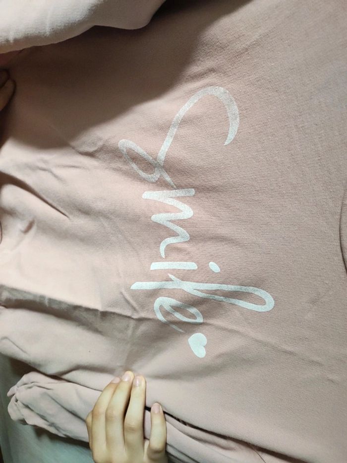 Pull rose avec motif smiley blanc - photo numéro 2