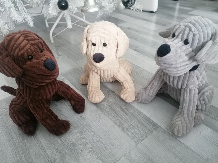 3 peluches chiens décoration 🐶 - photo numéro 2