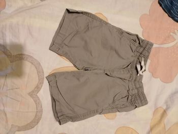 Bermuda kaki