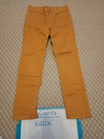 Pantalon moutarde kiabi 6 ans