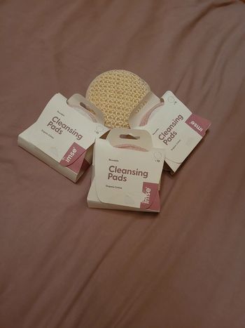 Coton démaquillant réutisable lavable et bio.