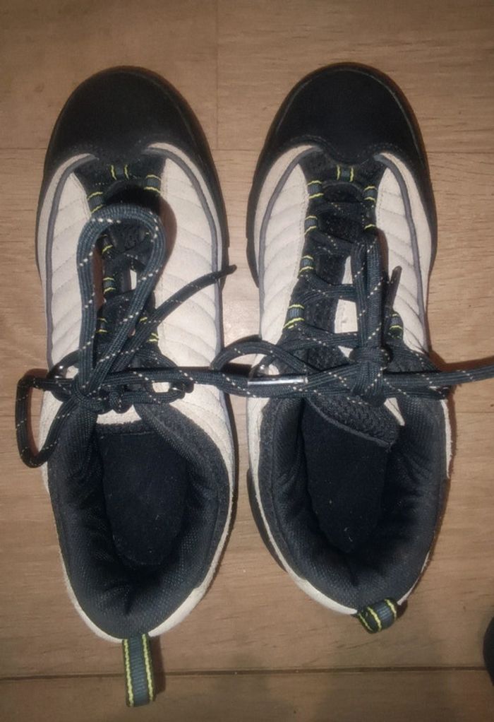 Baskets randonnée beige/noires Quechua