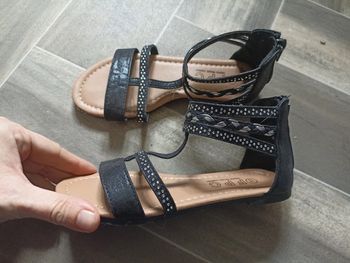 sandales hautes noires taille 31