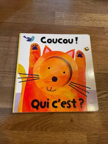 Livre cartonné Coucou Qui c’est ?