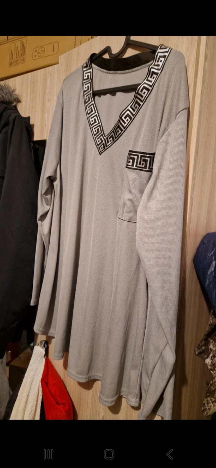 Sweat gris motif versace neuf taille unique