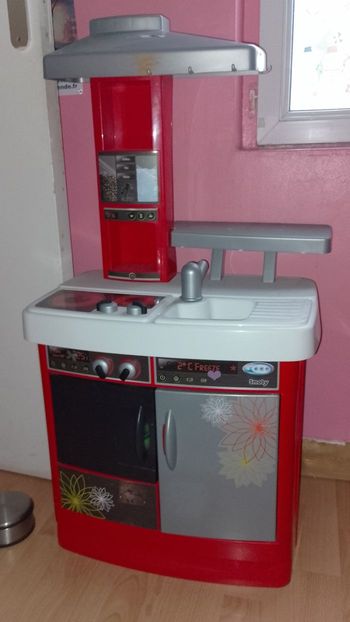 Petite cuisine Smoby 
Vendu sans accessoires
