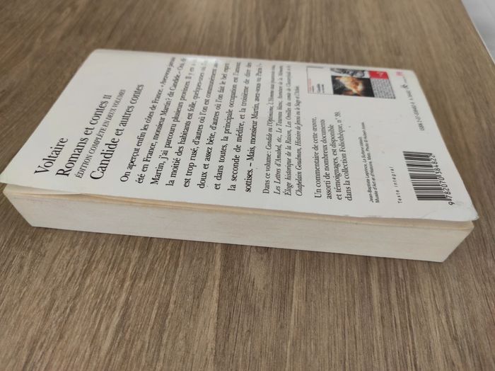 Livre Voltaire Candide et autres contes - photo numéro 4