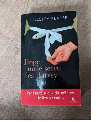 Livre Hope ou le secret des Harvey Lesley Pearse