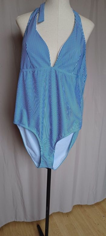 Très joli maillot de bain une pièce femme T 46