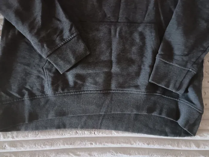 Sweat a capuche ellesse taille S/M - photo numéro 2