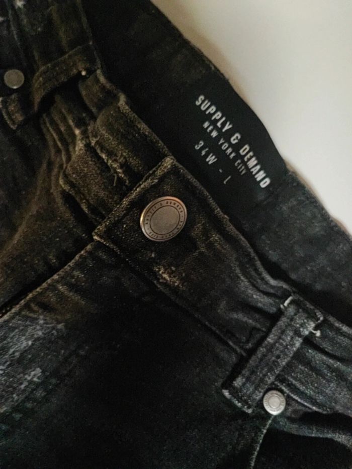 Short supply & demand taille L en excellent état - photo numéro 2