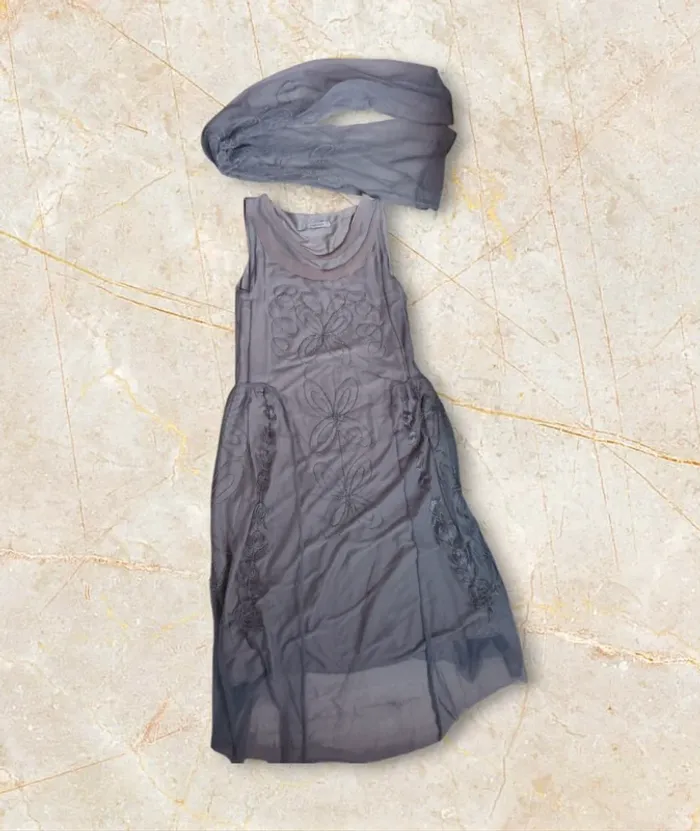 Robe grise avec son étole Miss look taille 48