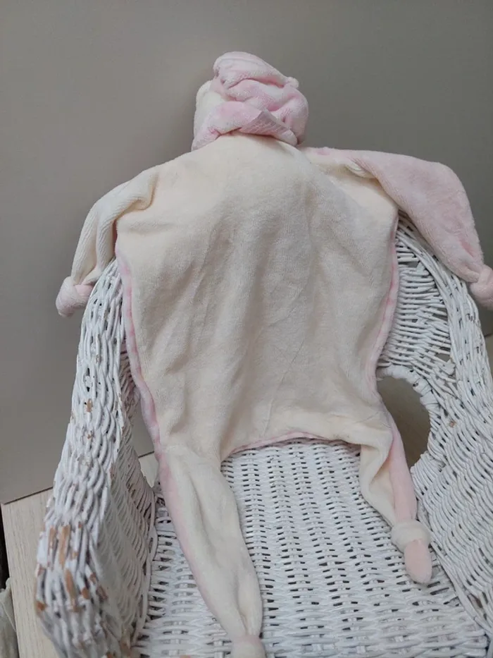 Bukowski - dousou ourson rose avec fleurs brodées - photo numéro 3