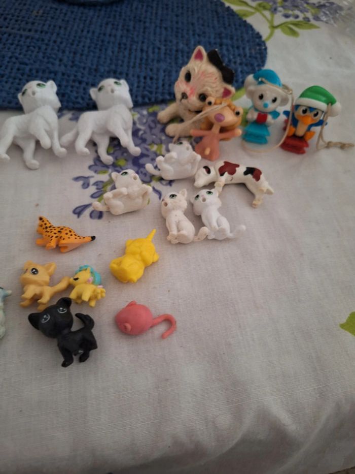 Figurines différentes - photo numéro 2
