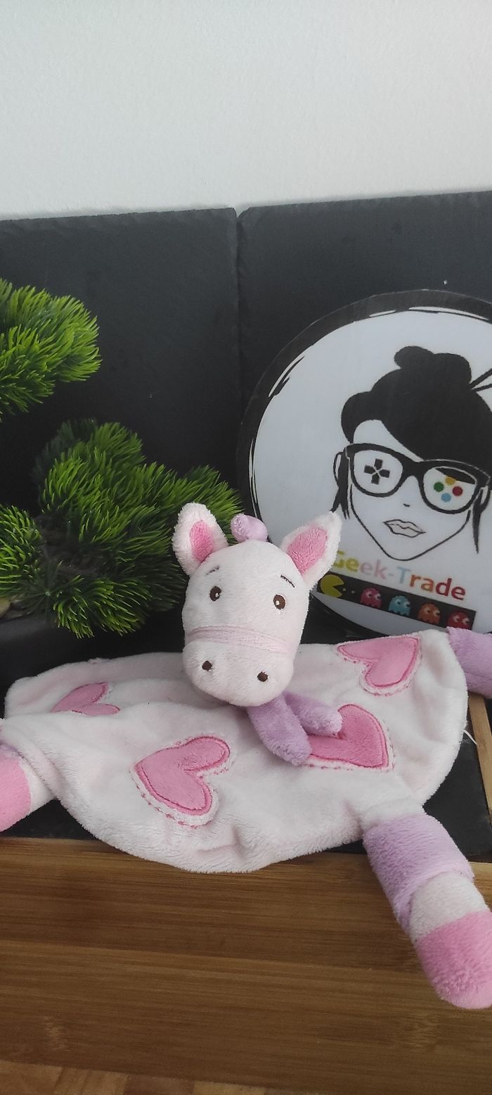 Doudou Cheval Poney Plat Rond Rose coeur violet écharpe la halle DD003096