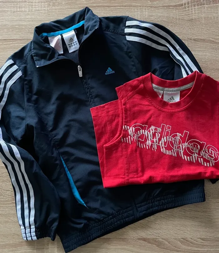 Lot veste et t shirt Adidas 10 ans