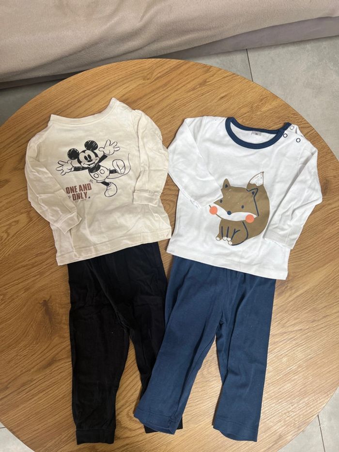 2 pyjamas