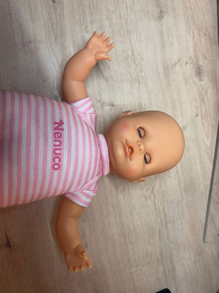 Beau bébé Nenuco ferme les yeux quand on l’allonge(32/33cm) - photo numéro 6