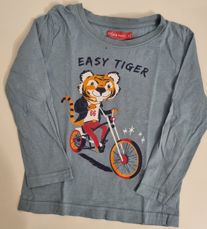 Lot 4 ans chemises polos tee shirt manches longues  pantalons - photo numéro 6