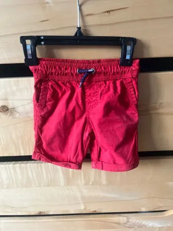 Short rouge