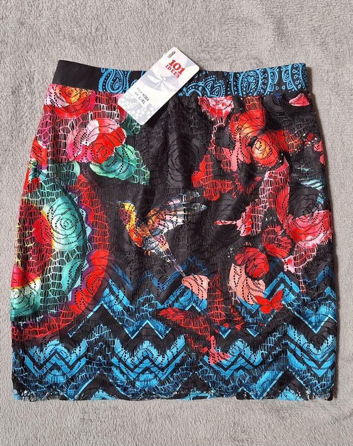 Jupe neuve court taille L/XL 101 idées avec étiquette