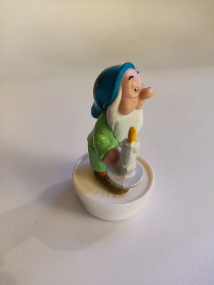 Lot 2 figurines nains atchoum dormeur Disney - photo numéro 8