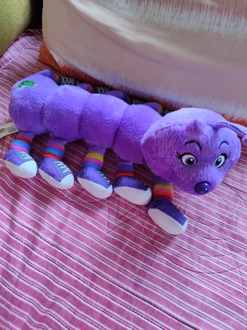 Doudou chenille violette officiel