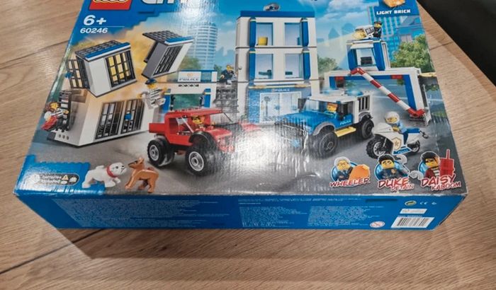 Lego Comissariat de Police - photo numéro 3