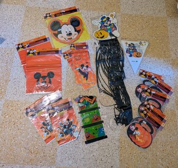 Décoration halloween Mikey Disney neuves