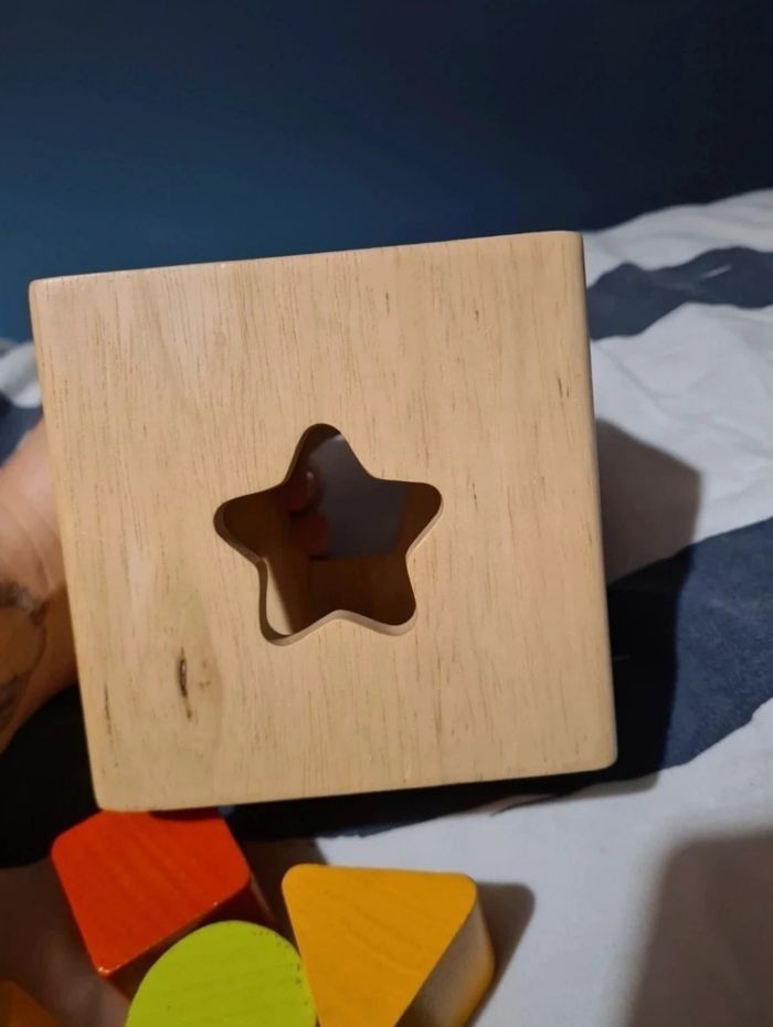 Jeu en bois - a empiler et a encastrer des formes - photo numéro 5