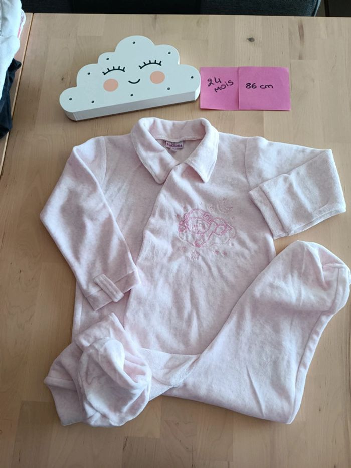 Pyjama une pièce avec pieds 24 mois