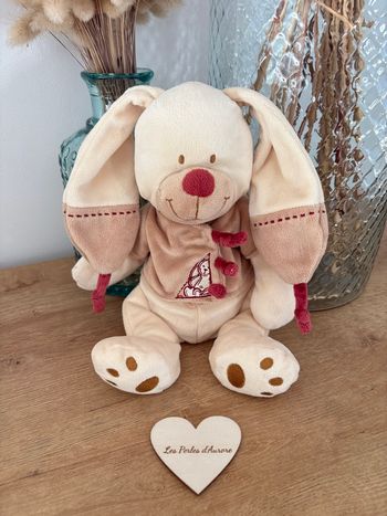 Lapin beige veste marron 