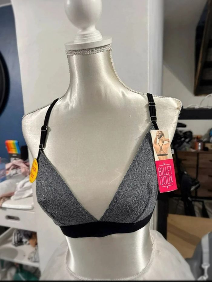Soutien-gorge - photo numéro 3
