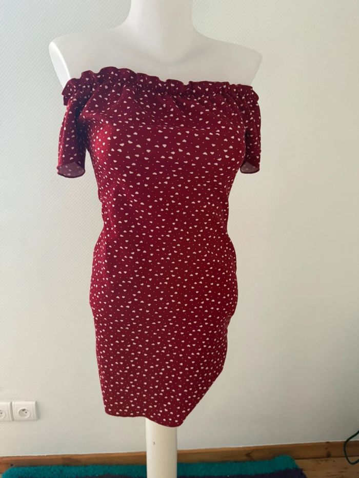 Robe épaule dénudé en très bon état taille M Shein