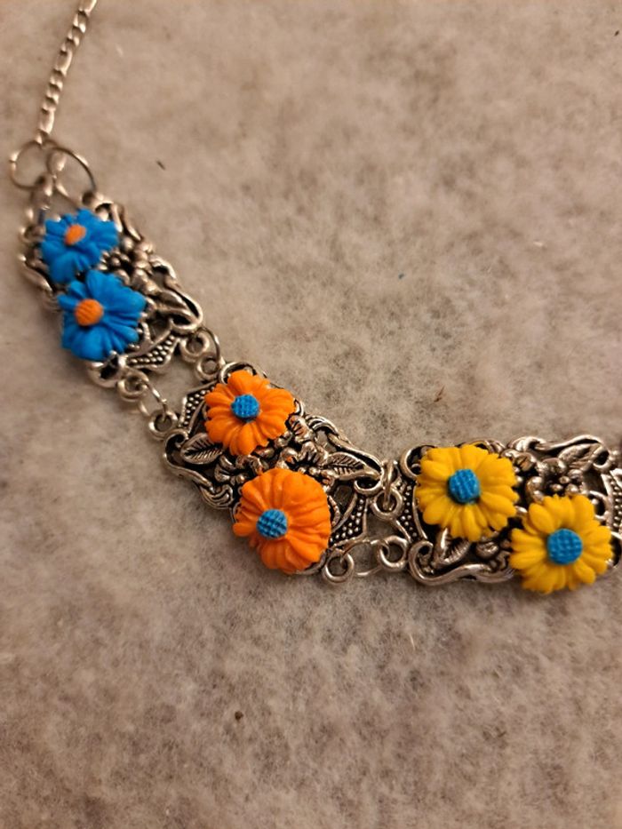 Collier argenté avec fleurs multicolore - photo numéro 5