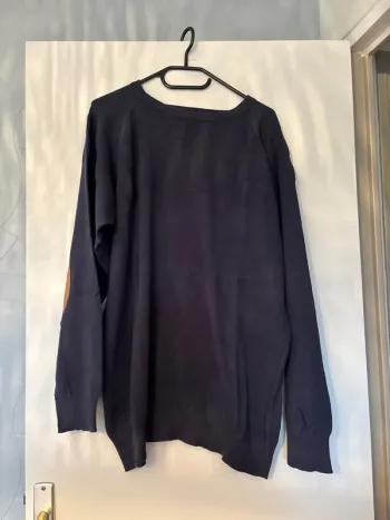 Pull bleu