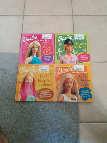 Lot de 4 livres barbie