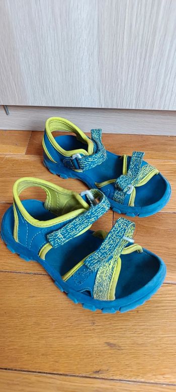 Sandales Decathlon taille 23