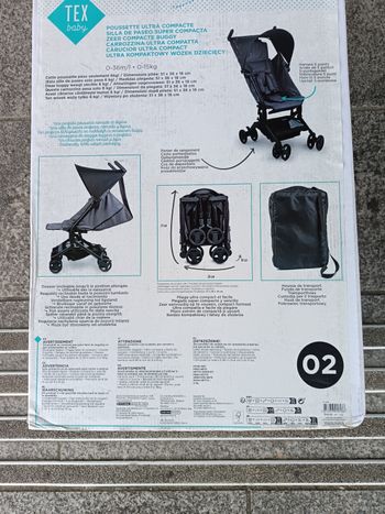 Poussette canne compacte  cabine avion avec housse de transport