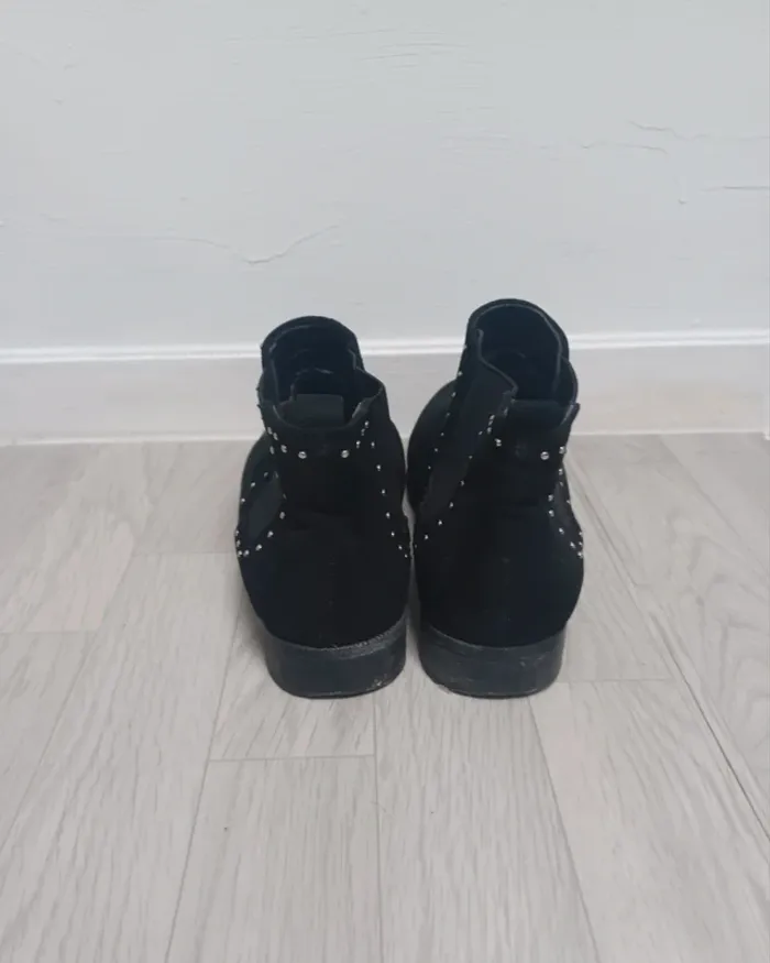 Bottine noire cloutée femme en velour - photo numéro 5