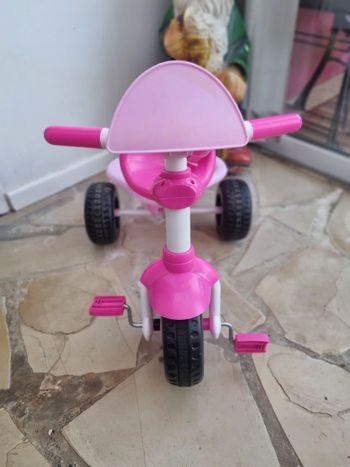 Tricycle rose et blanc